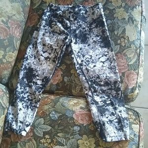 Calvin Klein Patterned Leggings! $21, Size Small